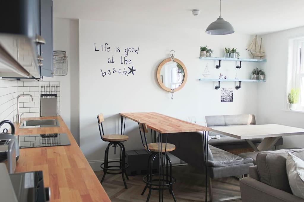 Lovely 2- Bedroom Apartment With Stunning Sea Views Worthing Exteriér fotografie